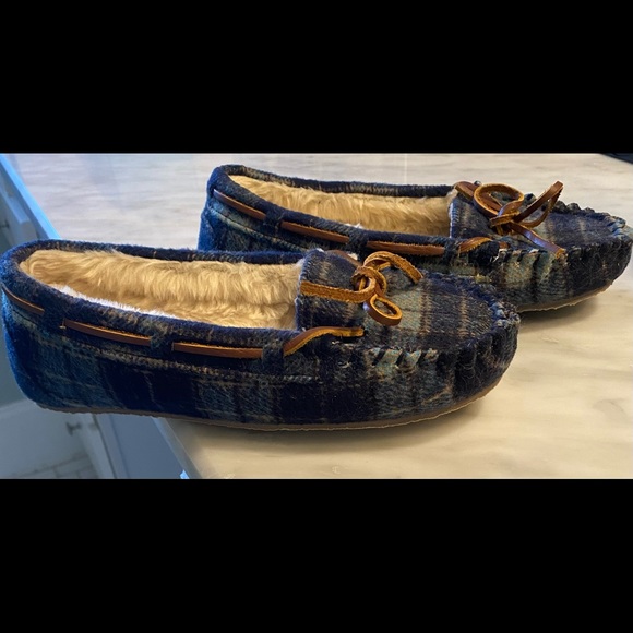 NEW Minnetonka “Cally” Slipper - Women’s size 6 - Picture 4 of 5